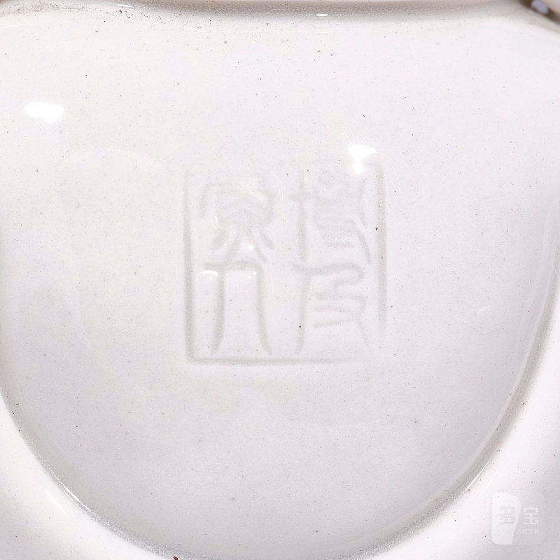 晚清 德化白釉觀音坐像 | A DEHUA FIGURE OF SEATED GUANYIN - 图2